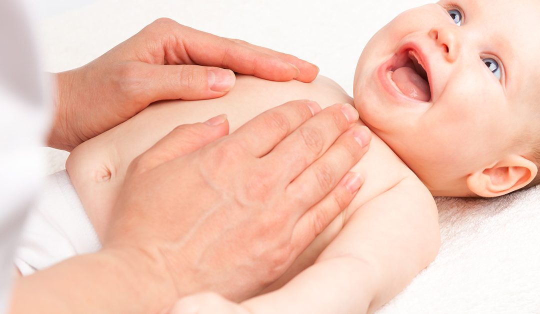 Massagem em bebês: os cuidados que devem ser tomados